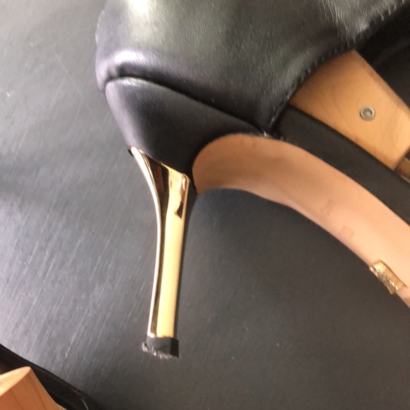 Victoria secret ankle bootiesize 7.5 lightly worn. - Picture 3 of 8